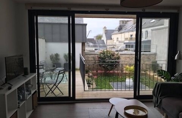 City center apartment with terrace at the foot of the cathedral.