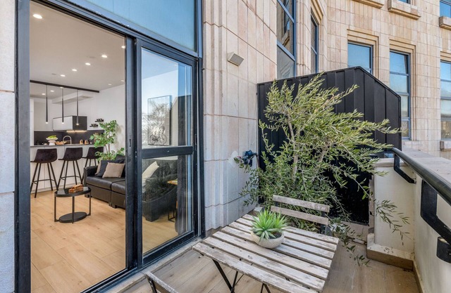 City Center Apartment With Balcony in Jerusalem