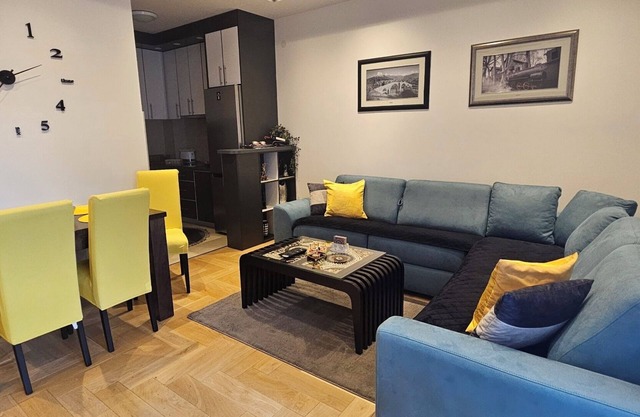 City Center Stylish 1BR Apartment w/Pool