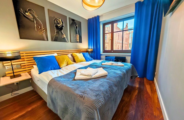 City Hall Bliss Suite - Premium Apartment with Balcony and View of the Town Hall