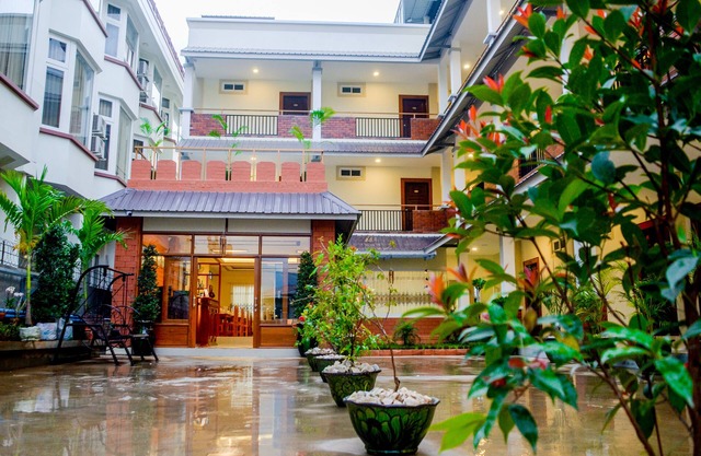 City Light Hotel