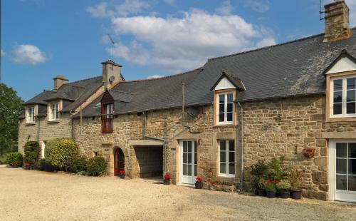 Clara, Clement & Nelle - Character Cottages