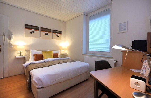 Classic 1.5-room apartment with terrace - City-Apartments Am Konrad-Adenauer