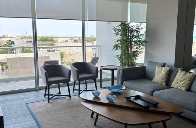 Classic 2BR Condo pool near beach