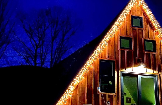 Classic A-Frame Mtns River Hot Tub