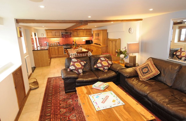 Classic-Cottage-Private Bathroom-Countryside view