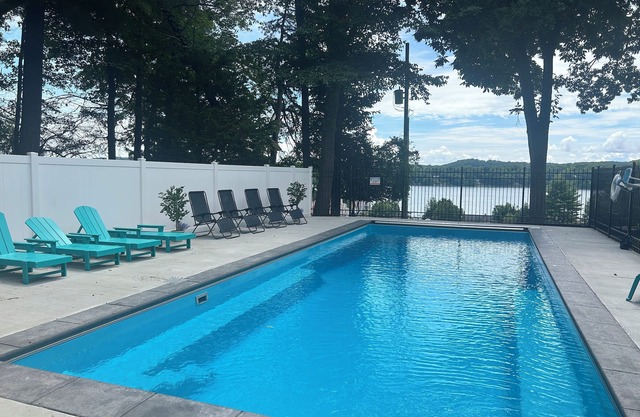 Claytor Lake Lakeview Home