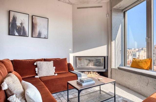Clean Poble Sec 1BR w/Private Terrace & Great Views, by Blueground