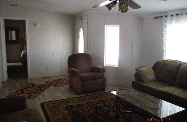 Clean, quiet 3-bedroom home in Apache Junction, Az