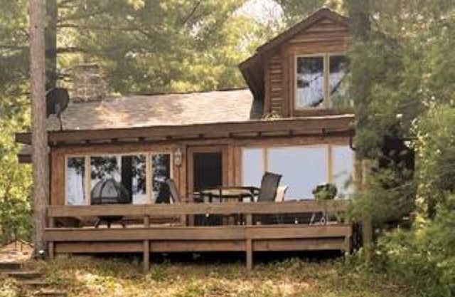 Clear Lake Resort - Cozy Northern Michigan Lake Front Cabin. Pet Friendly!