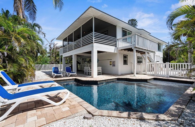 Click for Discount! Beach House w/pool on the north end of AMI