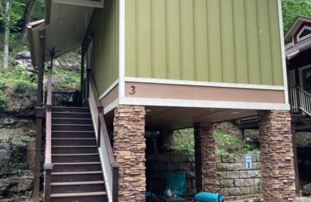 Cliffside Cottage: Urban Treehouse #3
