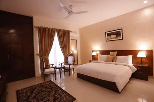 Clifton Elet Business Hotel