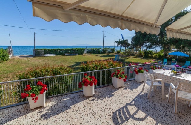 Clio Beach House by Travel Pro Services