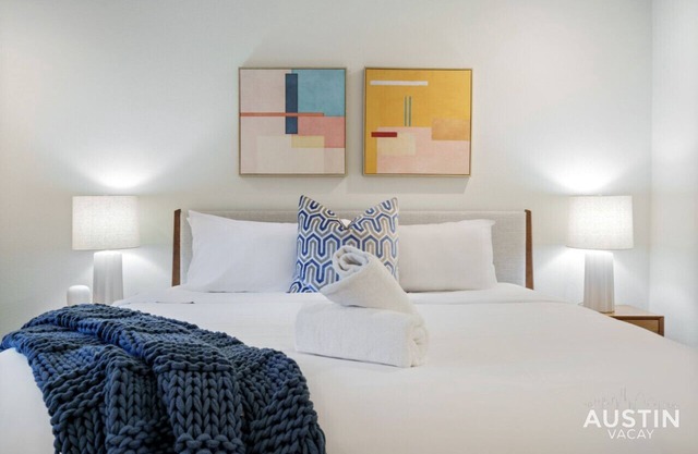 Close to Barton Springs + Zilker | King BR + Patio