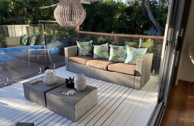 Close to Beach private house pool family pet friendly