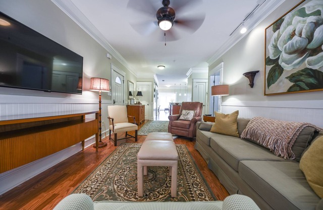 Close to UGA and 5 Points Area- Spacious, Open Plan on One-Level