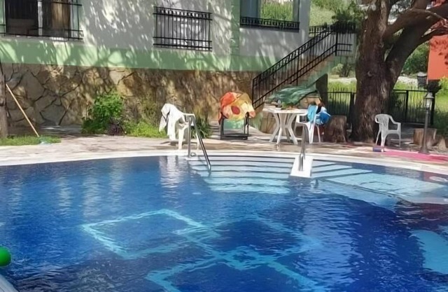 Club House Apartment with Garden and Pool