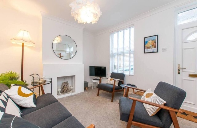 Coal Miners Cottage - Moments to Seafront & Deal Town