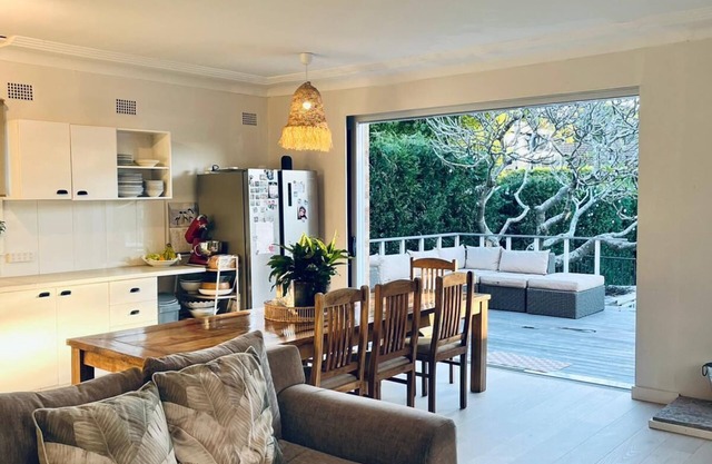 Coastal Luxury Retreat | Freshwater Beach + Private Beach House | Sleeps 11