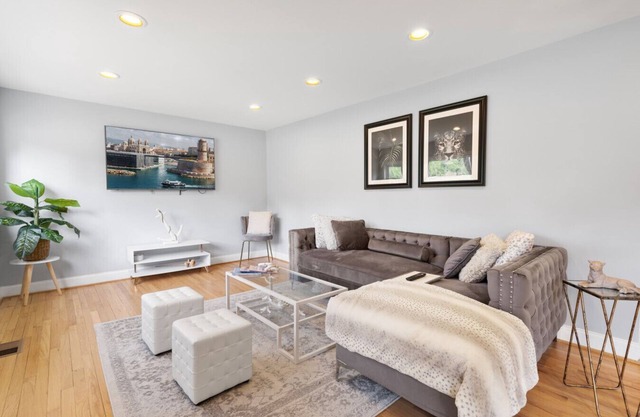 Coastal Modern Retreat | Group Getaway on 2 Acres