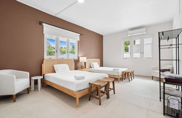 Coastal Residence | Beautiful Swimming Area | Pets Welcome | No-Cost Parking