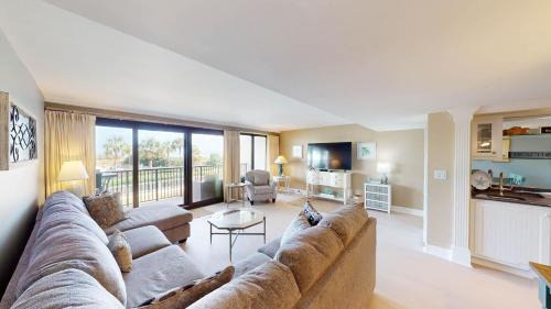 CoastalRetreat Beachfront 3BR Litchfield By theSea