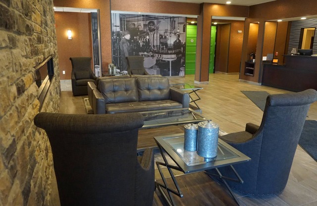 Cobblestone Hotel & Suites – Chippewa Falls