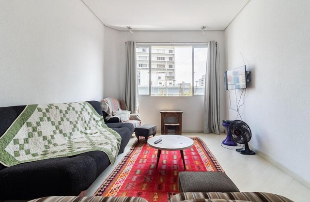 Cobertura na Consolação, Praça Franklim Roosevelt