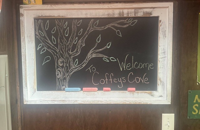 Coffey's Cove. Cozy apartment in charming Collettsville NC