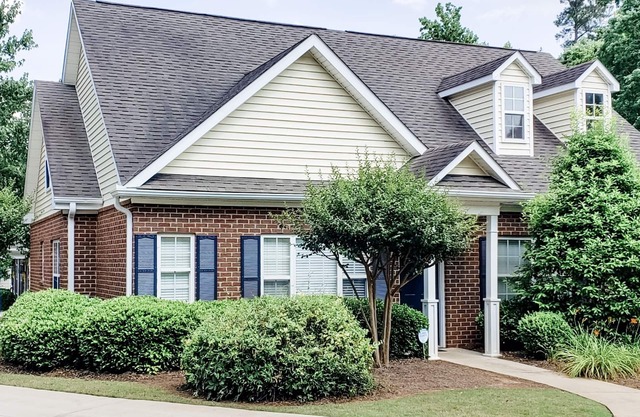 College Town Retreat! Close to UGA and Downtown!
