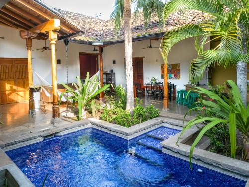 Colonial Charm with Private Pool Steps from Central Plaza