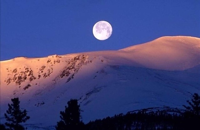 COME HIKING IN BEAUTIFUL BRECKENRIDGE