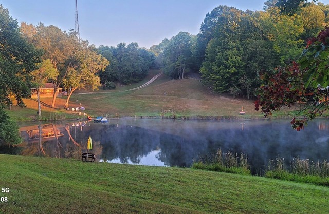 Come stay with us! You'll love it! Secluded, private, quiet & relaxing.