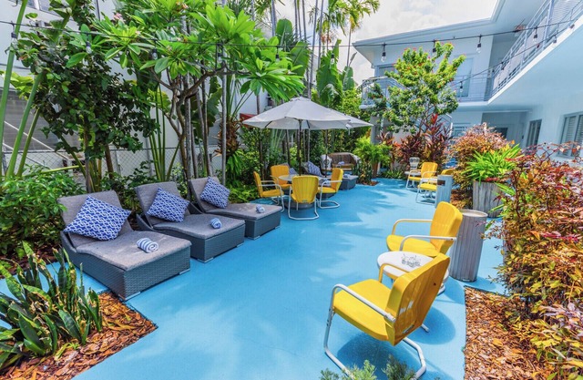 Comfort and Convenience! 2 Relaxing Units, Onsite Pool, Courtyard, Kitchenette