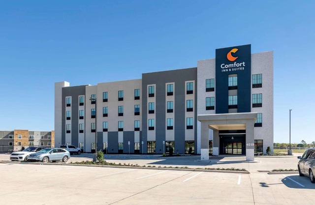 Comfort Inn & Suites Balch Springs - SE Dallas