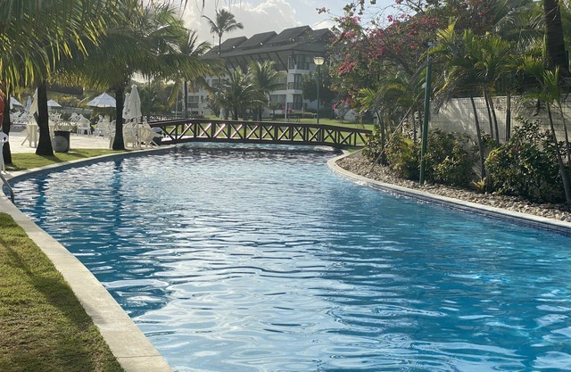 Comfort, security, swimming pool of approximately 3,300m2, with jacuzzis.