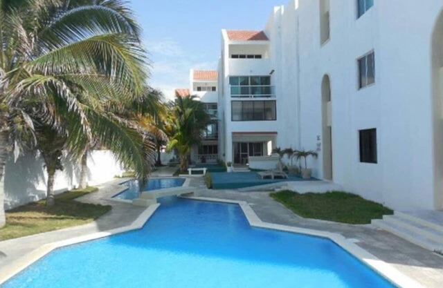 Comfortable and spacious apartment in front of the sea.