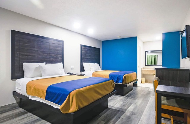 Comfortable and Suiting Stay! Free Breakfast and Parking!
