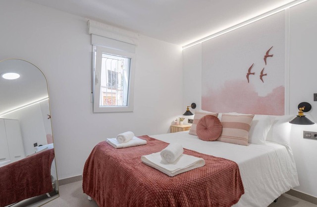 Comfortable apartment in Granada with parking