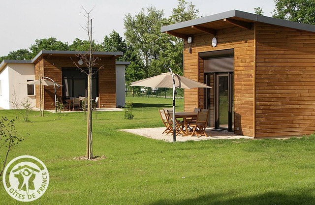 Comfortable chalets with terrace by the ponds in Forez, pets allowed