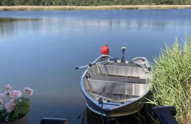 Comfortable cottage with garden