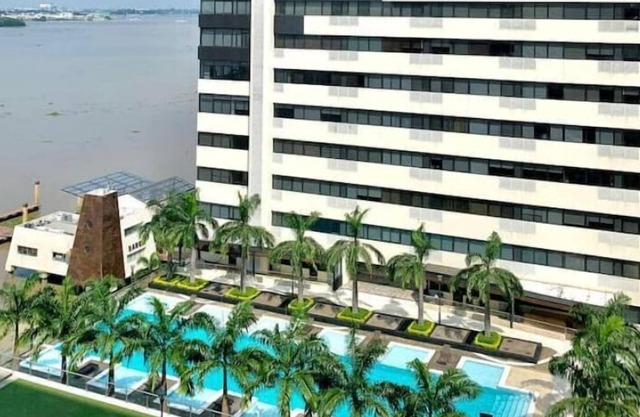 Comfortable, elegant suite in Puerto Santa Ana, Guayaquil.
