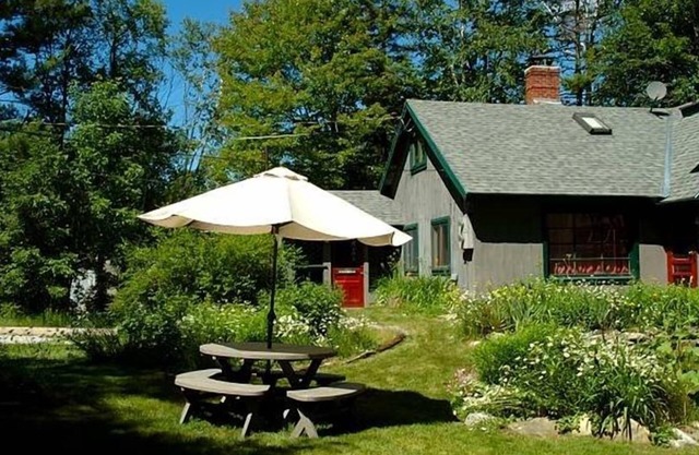 Comfortable House on a Private Pond in Stratton close to the Stratton Ski Area.