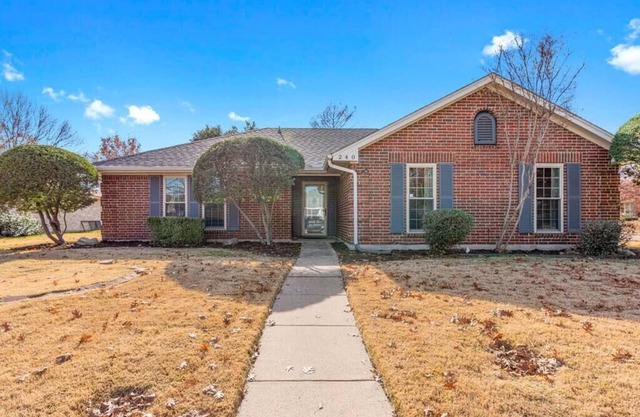 Comfortable & Modern Home minutes from DFW Airport