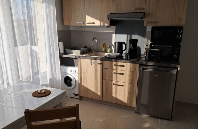 Comfortable new 2-room apartment by the river .