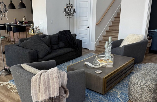 Comfortable Retreat Seven Minutes From F1 & COTA