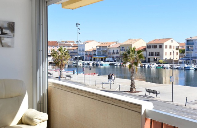 Comfortable studio in the port with free parking