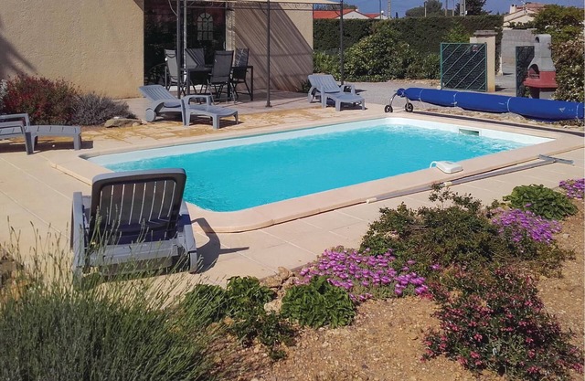 Comfortable vacation home with private pool in enclosed grounds in Argeliers, 22 km from Narbonne an