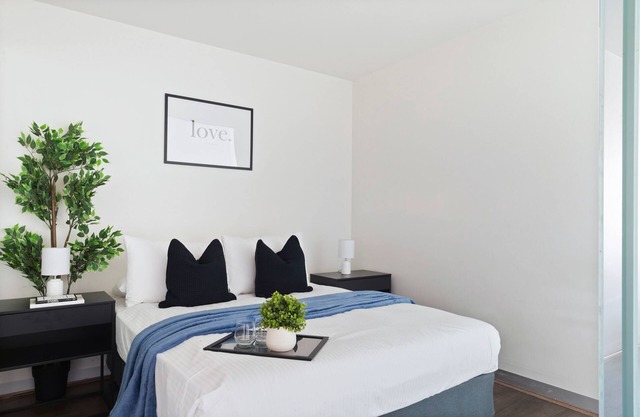 Comfy 2BR Apt Only a-4-min Walk to Victoria Market